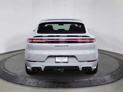 2026 Porsche Cayenne Coupe - Photo 6