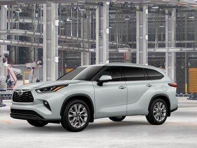 2026 Toyota Highlander Hybrid - Photo 2