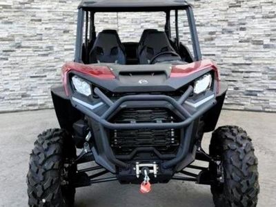 2025 Can-Am Commander MAX XT 700 - Photo 4