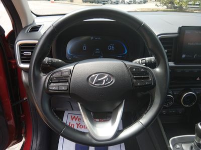 2025 Hyundai Venue - Photo 12
