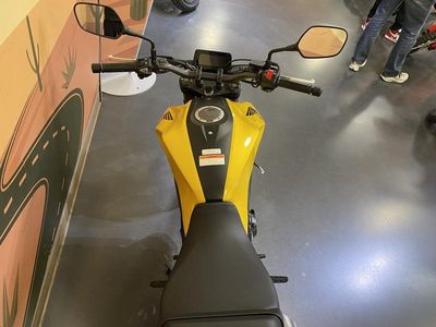 2025 Honda CB300R - Photo 8