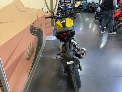 2025 Honda CB300R - Photo 6