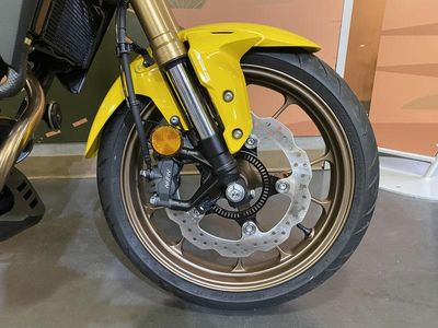 2025 Honda CB300R - Photo 11