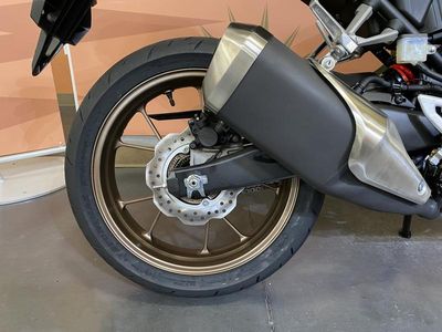 2025 Honda CB300R - Photo 13