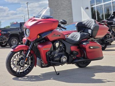 2025 Indian Motorcycle Roadmaster PowerPlus Dark Horse 112 w/PowerBand Sunset Red Smoke - Photo 2