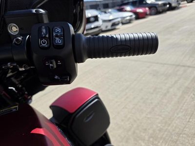 2025 Indian Motorcycle Roadmaster PowerPlus Dark Horse 112 w/PowerBand Sunset Red Smoke - Photo 14
