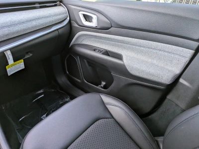 2026 Jeep Compass — photo 15 view