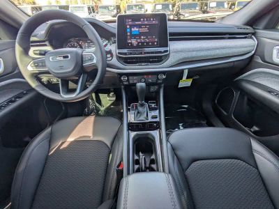 2026 Jeep Compass — photo 13 view