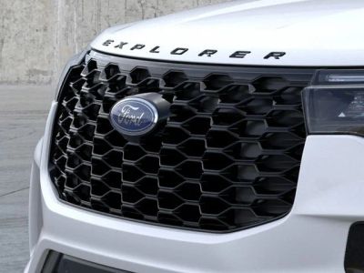 2026 Ford Explorer — photo 17 view