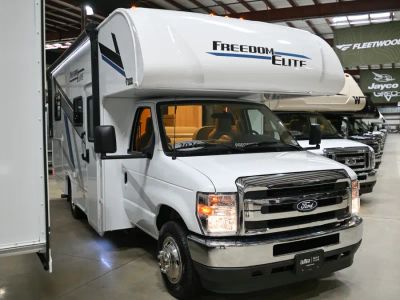 2026 Thor Motor Coach FREEDOM ELITE — front three-quarter view