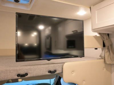 2026 Thor Motor Coach FREEDOM ELITE — engine compartment view