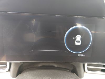 2025 Hyundai Elantra — photo 14 view