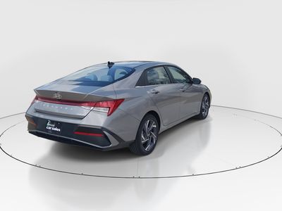 2025 Hyundai Elantra — photo 7 view