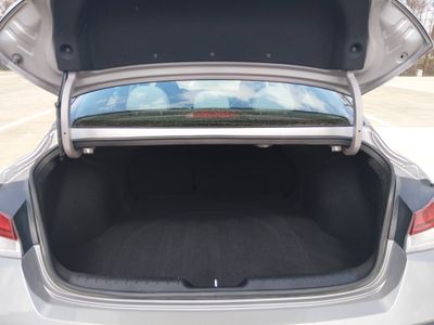 2025 Hyundai Elantra — photo 11 view