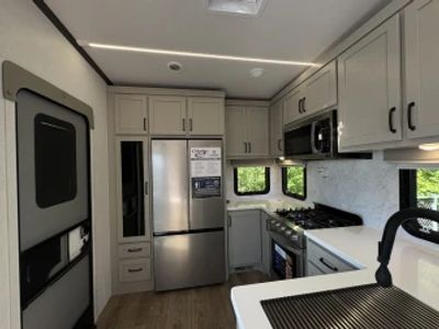 2025 Palomino Columbus - Photo 23