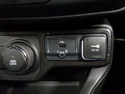 2023 Jeep Renegade - Photo 19