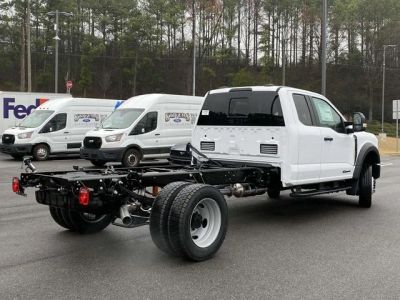 2026 Ford Chassis Cab - Photo 3