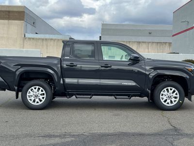 2026 Toyota Tacoma — photo 8 view