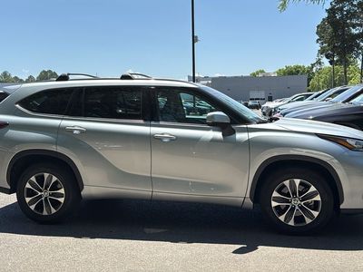 2020 Toyota Highlander - Photo 3