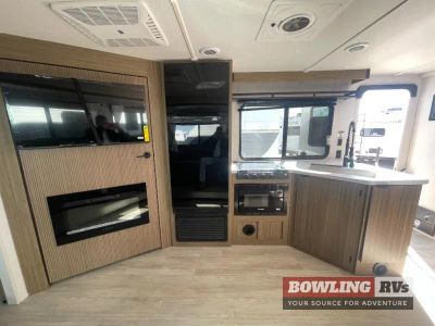 2027 Wildwood X-Lite 25ICE — photo 14 view