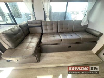 2027 Wildwood X-Lite 25ICE — photo 13 view