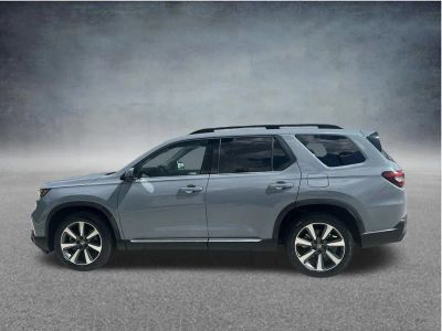 2024 Honda Pilot Elite in Sonic Gray Pearl — front three-quarter view
