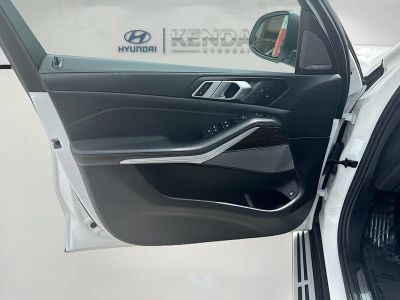 2025 BMW X5 — photo 17 view