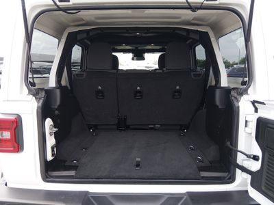 2025 Jeep Wrangler — photo 11 view