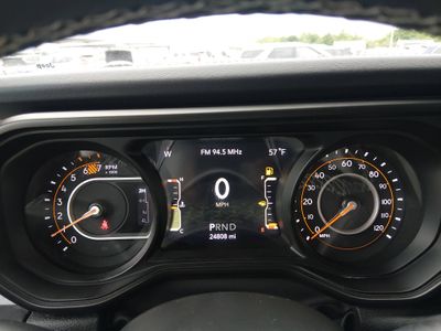 2025 Jeep Wrangler — photo 14 view