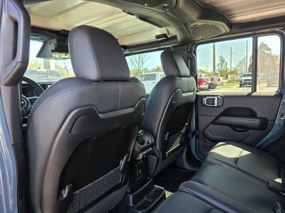 2026 Jeep Wrangler — photo 9 view