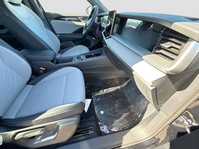 2026 Volkswagen Tiguan — photo 14 view