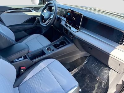 2026 Volkswagen Tiguan — photo 13 view