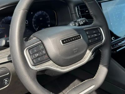 2024 Jeep Wagoneer L - Photo 17