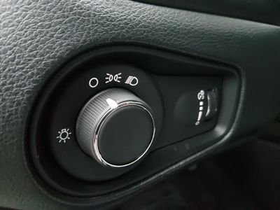 2023 Jeep Renegade - Photo 13