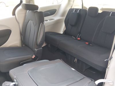 2024 Chrysler Voyager - Photo 18