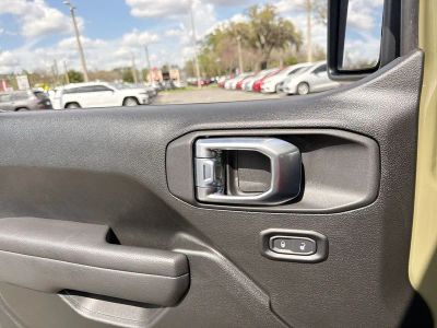2026 Jeep Wrangler — photo 13 view