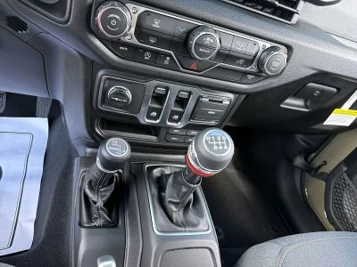 2026 Jeep Wrangler — photo 19 view