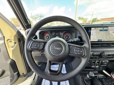 2026 Jeep Wrangler — photo 14 view