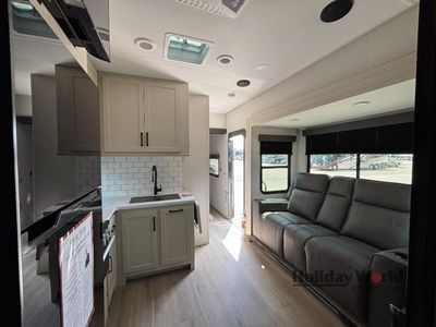 2026 Grand Design Momentum G-Class - Photo 5