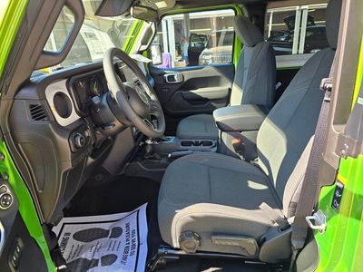 2026 Jeep Wrangler — photo 15 view