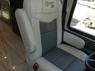 2026 Fleetwood Discovery LXE - Photo 8