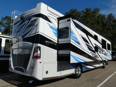2026 Fleetwood Discovery LXE - Photo 3