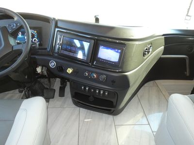 2026 Fleetwood Discovery LXE - Photo 10