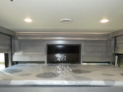 2026 Fleetwood Discovery LXE - Photo 15