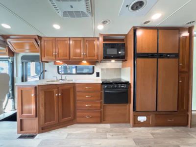 2019 Winnebago VISTA - Photo 7
