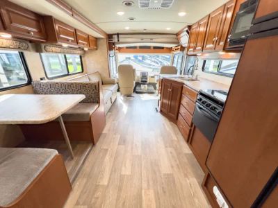 2019 Winnebago VISTA - Photo 3