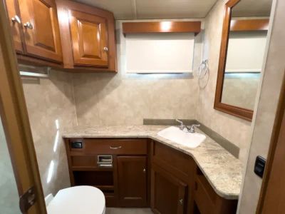 2019 Winnebago VISTA - Photo 18