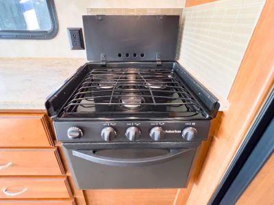 2019 Winnebago VISTA - Photo 9