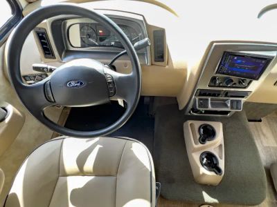 2019 Winnebago VISTA - Photo 2