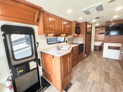 2019 Winnebago VISTA - Photo 6